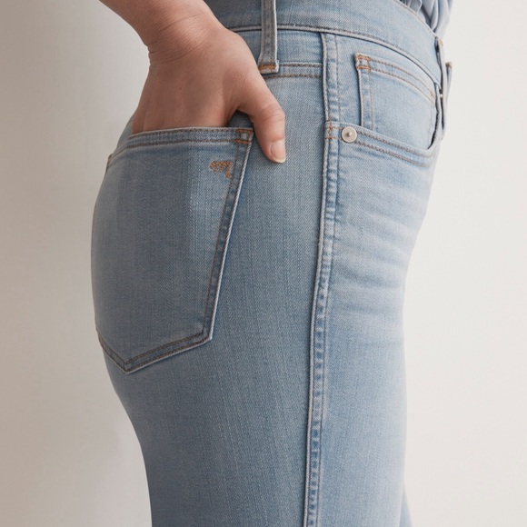 10" High-Rise Skinny Crop Jeans in Charlemont Wash Kristen Size 26 - Picture 5 of 6